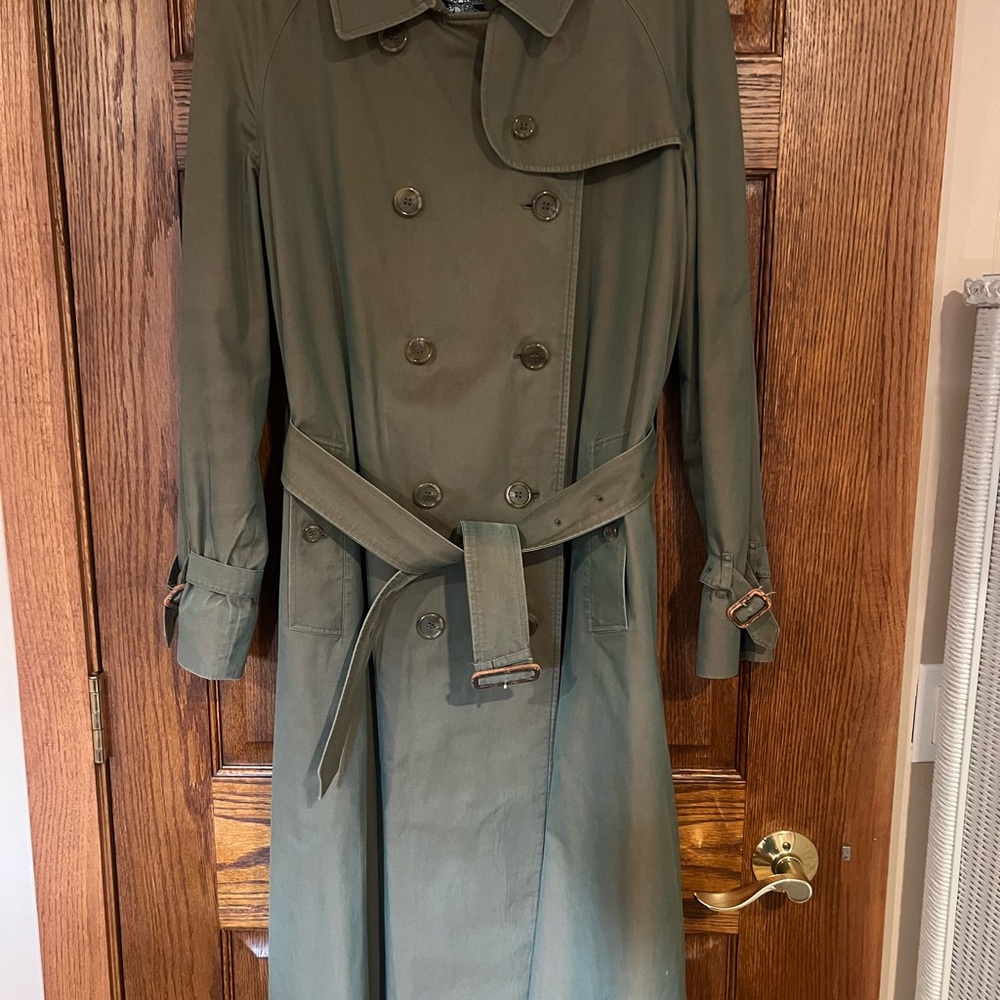Iconic Vintage Burberry Trench Coat - Picture 6 of 11